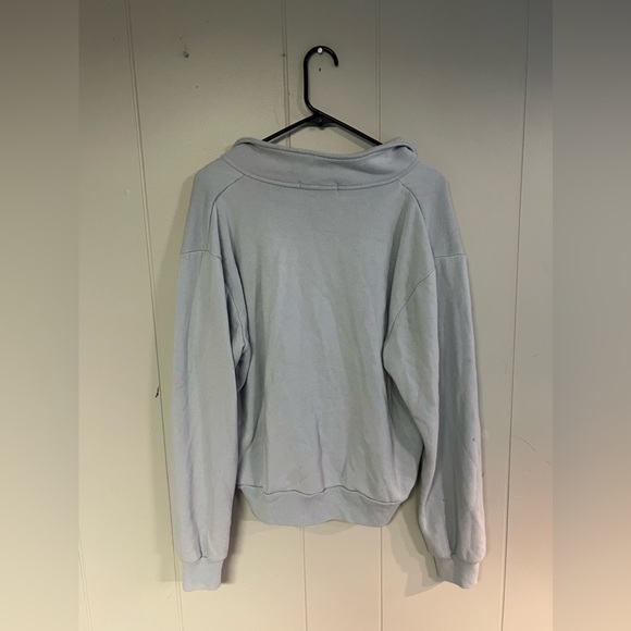 Brandy Melville Crewneck - Picture 2 of 4